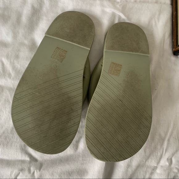 Super Puffy Flip Flops - Picture 6 of 7